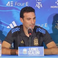 “No es fácil”: Scaloni habló sobre la falta de jugadores del ámbito local en la Selección Argentina