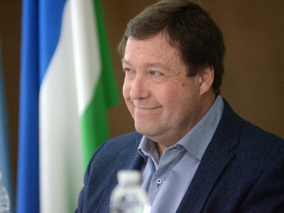 Elecciones 2025: Weretilneck apura los tiempos y pone la mira en Bariloche