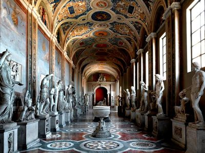 Imágenes de la Roma papal en el Museo Nacional de San Carlos