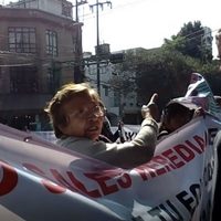 Madres de desaparecidos bloquean la CEAV en demanda de atención; automovilistas las confrontan (Video)