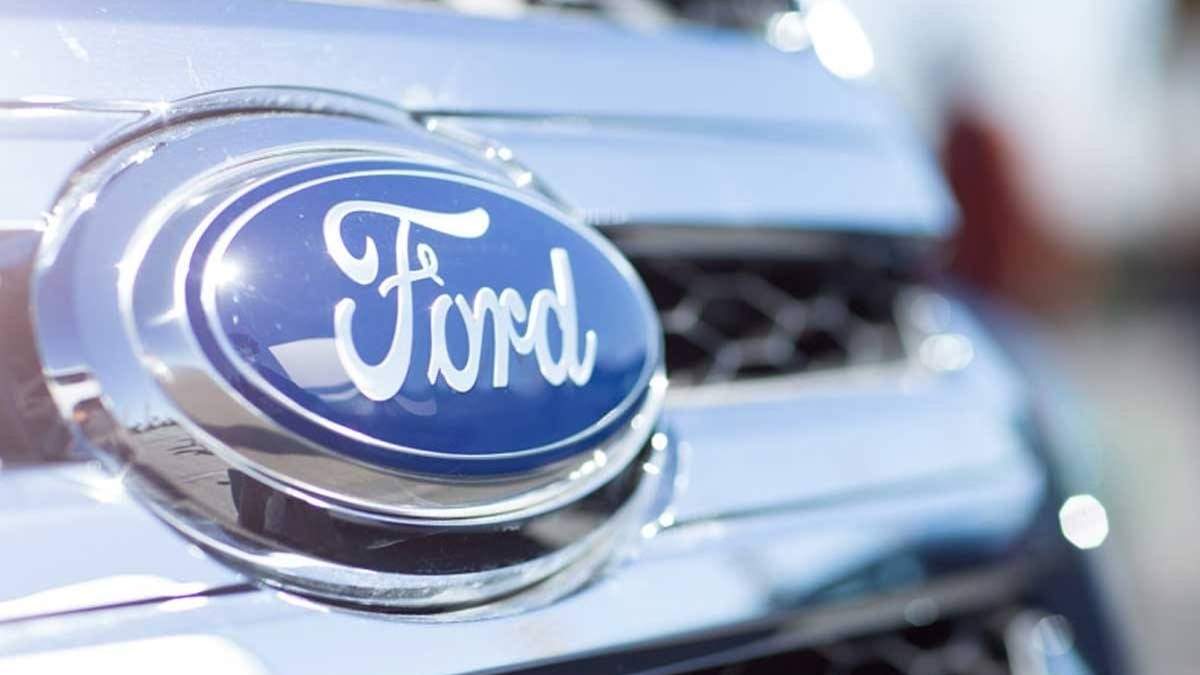 Una camioneta de la marca Ford