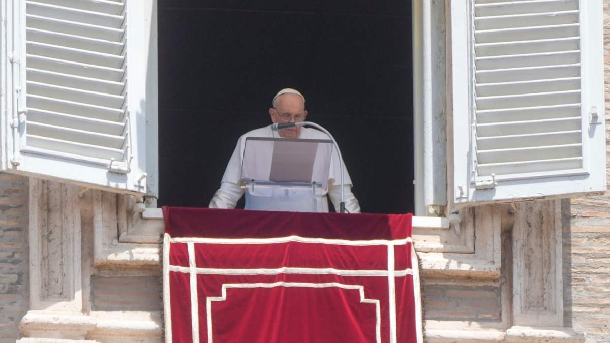 El Papa. "Rezar por Ucrania"