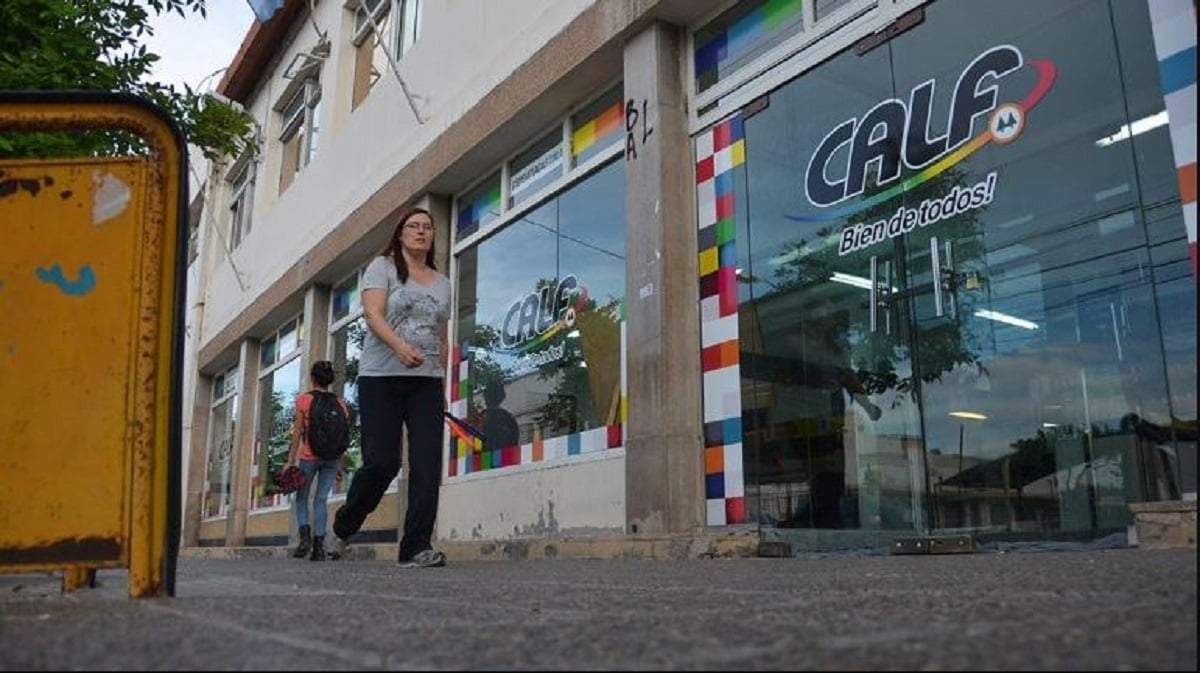 Los usuarios de CALF recibieron facturas con aumentos de entre 84 y 126 por ciento en las tarifas. Fuente: (CALF)