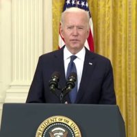 Biden anuncia reducción de 40% en contagios de covid y subsidios a negocios dañados por la pandemia