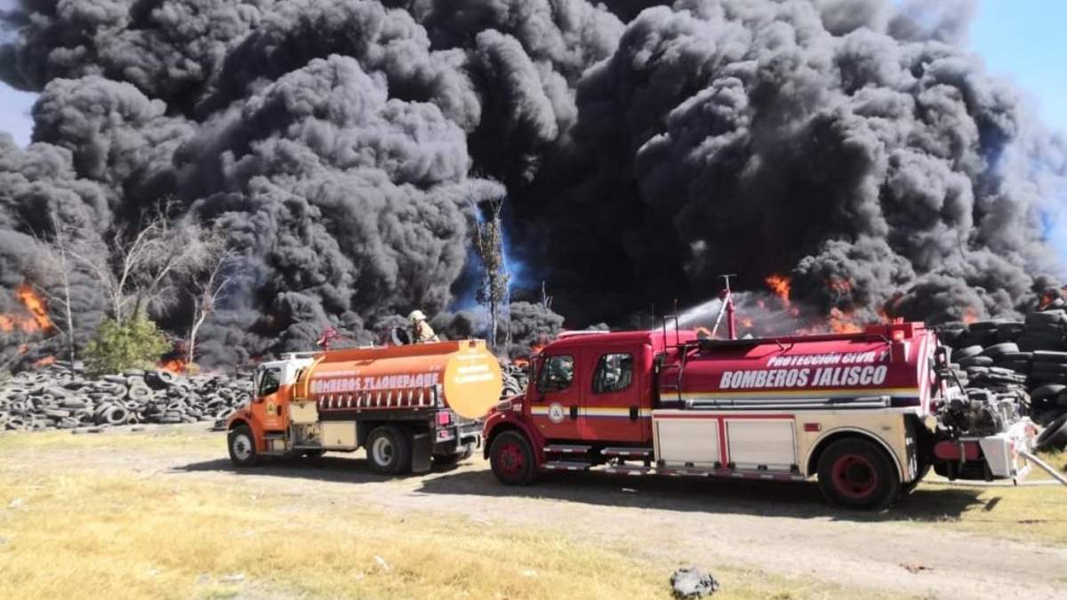 El incendio inició en terreno baldío en Tlaquepaque, Jalisco