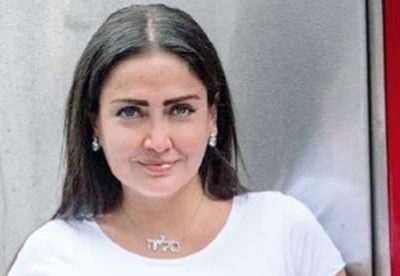"¡Cuidado!": Celia Lora luce una bikini tan escotada que... ¿y lo que sobra?