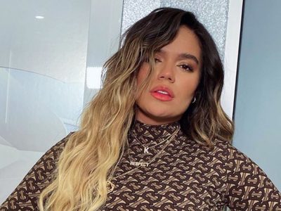 "¿Se pondrá celoso Anuel? Karol G publica una foto con un atuendo lleno de transparencias ¡Uff!