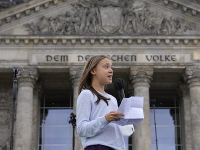 Greta Thunberg lideró las protestas climáticas frente al Parlamento de Alemania