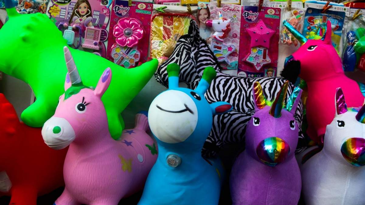 Juguetes a la venta para los Reyes Magos en Tacubaya, CDMX
