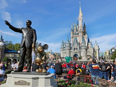 El gobernador de Florida le quitó el estatus especial a Disney Orlando