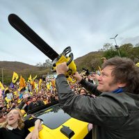 Por la caída de ingresos, el Gobierno reforzó el ajuste para sostener el superávit