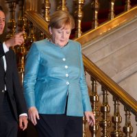 "No se callen", mensaje de la canciller Merkel a activistas