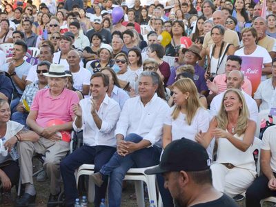 En un acto multitudinario, Figueroa realizó el lanzamiento de “Neuquinizate”