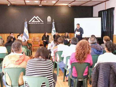 Llancafilo mantuvo un encuentro con concejales y el jefe comunal de San Martín de los Andes