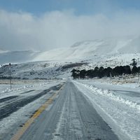 Tres rutas limítrofes presentan complicaciones por nieve y hielo