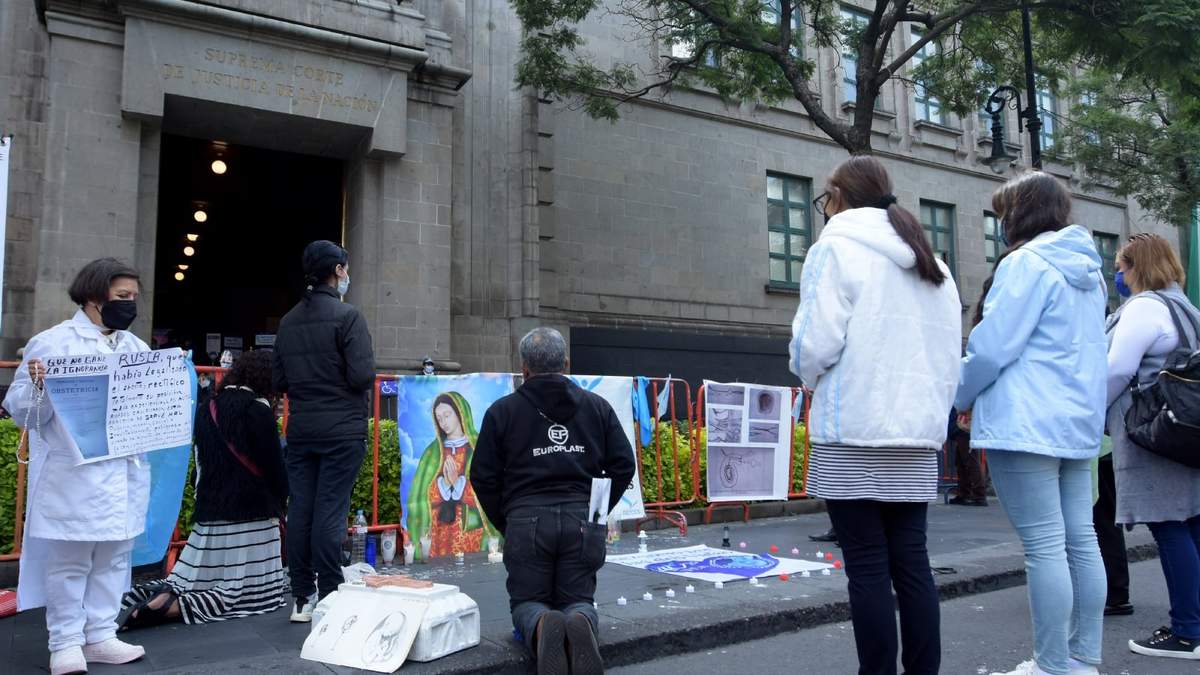 Protesta de grupos antiaborto en la Corte