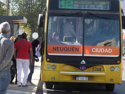 Transporte público en Neuquén: “Necesitamos más colectivos en las calles”