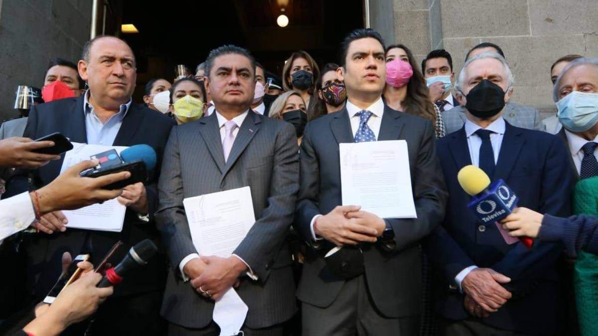 Líderes parlamentarios de oposición acudieron a la SCJN