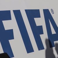 La FIFA aclara que es "incorrecto y prematuro" hablar de tarjetas azules en el futbol de élite