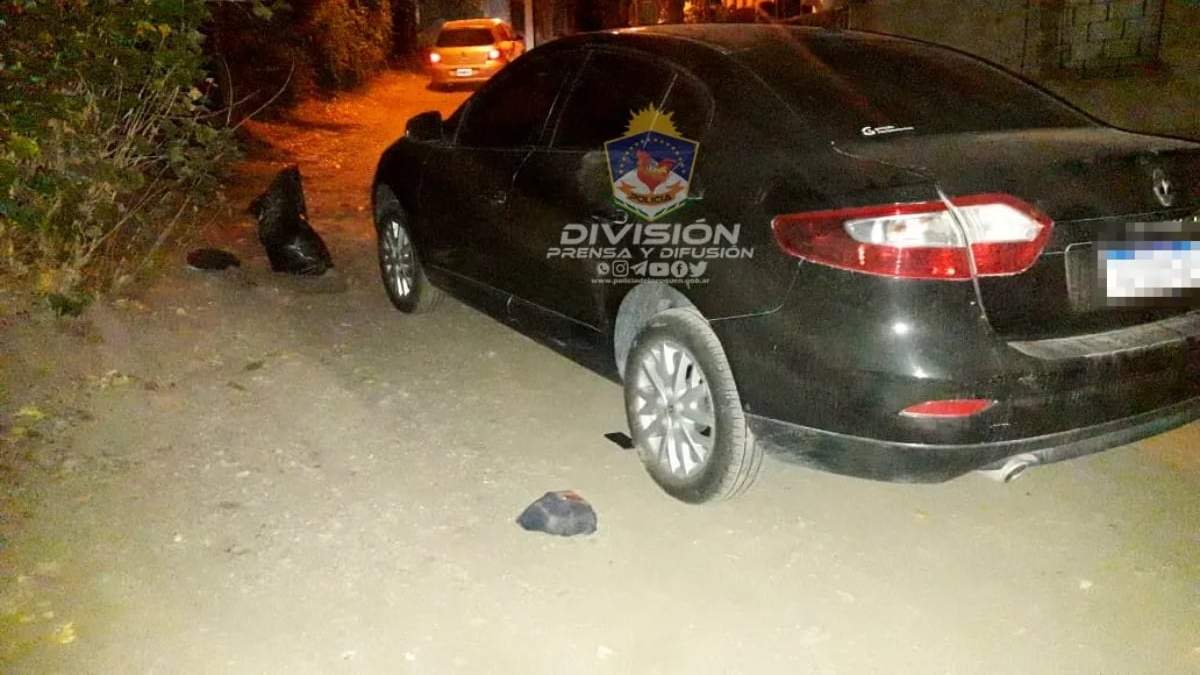 El Renault Fluence que fue robado en San Martín de los Andes. Fuente: (Policía de Neuquén)