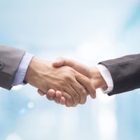 De qué se trata el acuerdo entre los creadores de Sputnik V y AstraZeneca