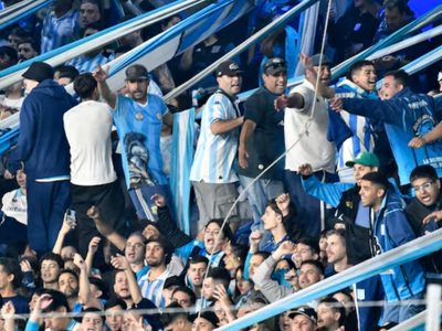 El durísimo cántico de los hinchas de Racing contra Maxi Salas por su fichaje con River