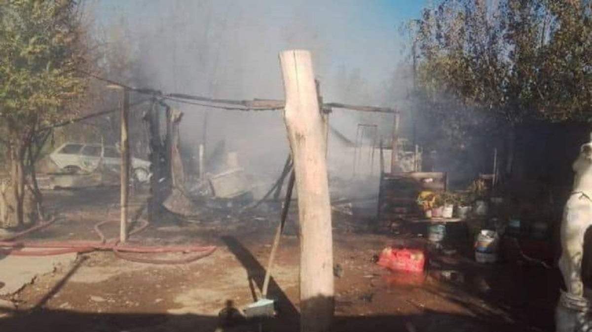 Las llamas consumieron la vivienda y el merendero. Fuente: (Facebook)