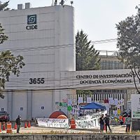 El CIDE se "privatiza"... y ya debe millones en impuestos