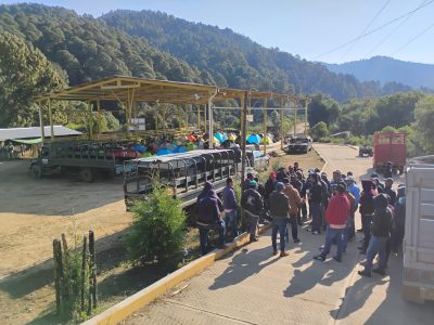 Pobladores bloquean a soldados que pretendían cortar plantíos de amapola en la Sierra de Guerrero