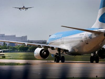 Desde hoy se podrá viajar en vuelos de cabotaje y micros de larga distancia