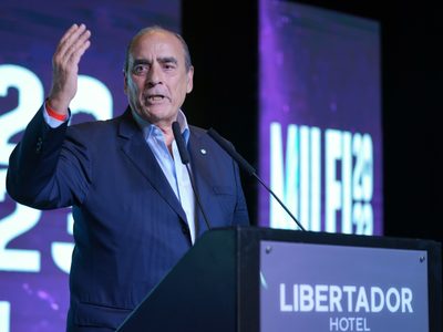 Francos defendió el veto porque "no alcanza para cubrir los aumentos"