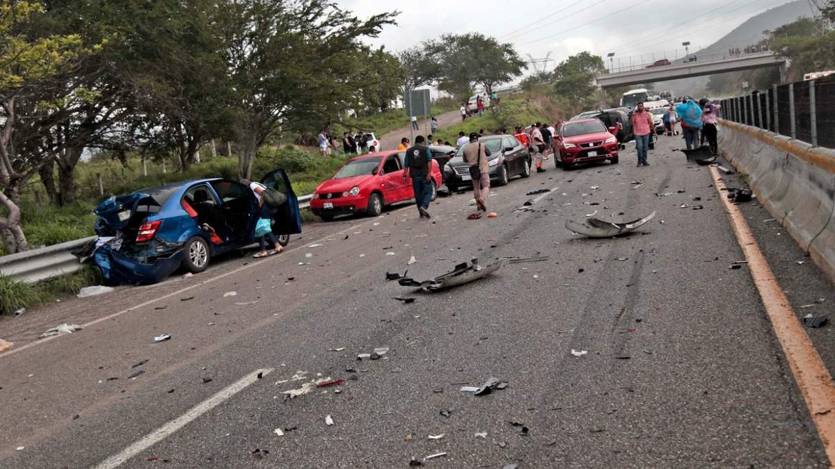 El accidente en la Autopista del Sol dejó un saldo de 10 heridos
