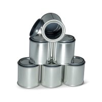 Con latas pequeñas y restos de caños de PVC, hacé este increíble proyecto para mantener ordenado tu escritorio
