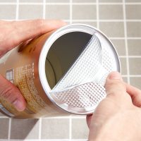 Si tenés latas de leche en polvo, no las tires, transformalas en este macetero con mucho estilo
