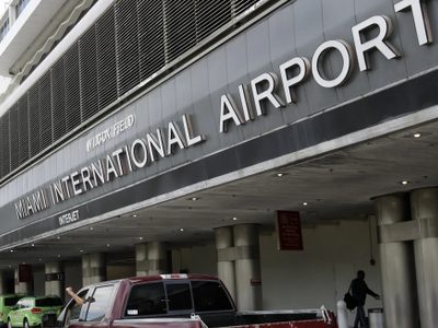 Una amenaza de bomba provocó la evacuación de un avión en un aeropuerto de Florida