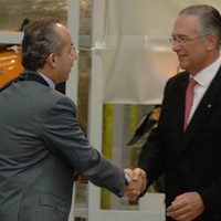 AMLO fustiga a Calderón y Fox por privatizar Mexicana y Aeroméxico; no habla de Salinas Pliego