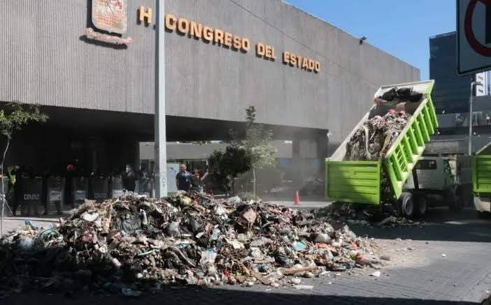 Llamado del Simeprode a los diputados regios