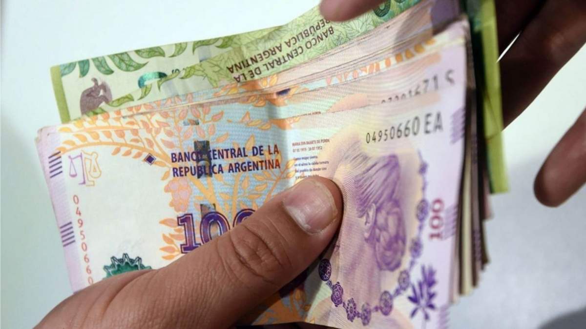 El salario terminaría de actualizarse en febrero. Fuente: (Twitter)