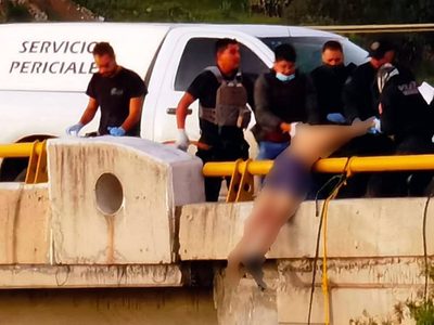 Hallan seis cadáveres colgados de un puente vehicular en Zacatecas