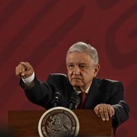 AMLO acusa a ministro en retiro de asesorar a detractores de Santa Lucía