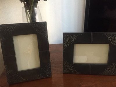 Con esos portarretratos que ibas a tirar: creá esta fabulosa idea para poner en tu escritorio o mesa de luz