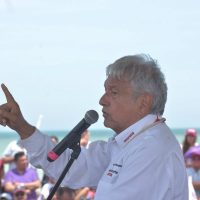 AMLO se dice dispuesto a dialogar con cúpula empresarial...si dejan de medrar al amparo del poder
