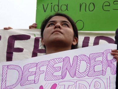 Víctimas de violencia familiar piden a la SCJN proteger a las madres y a sus hijos