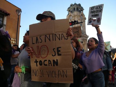 Golpes, gases y detenciones arbitrarias en protestas de 8M en Pachuca