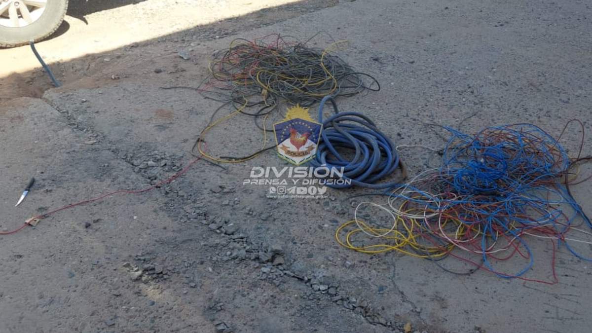 Los cables que el individuo había robado de la empresa. Fuente: (Prensa Policía)