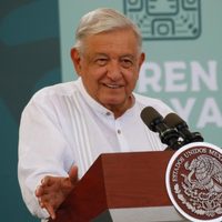 AMLO invita a la población a donar al Teletón
