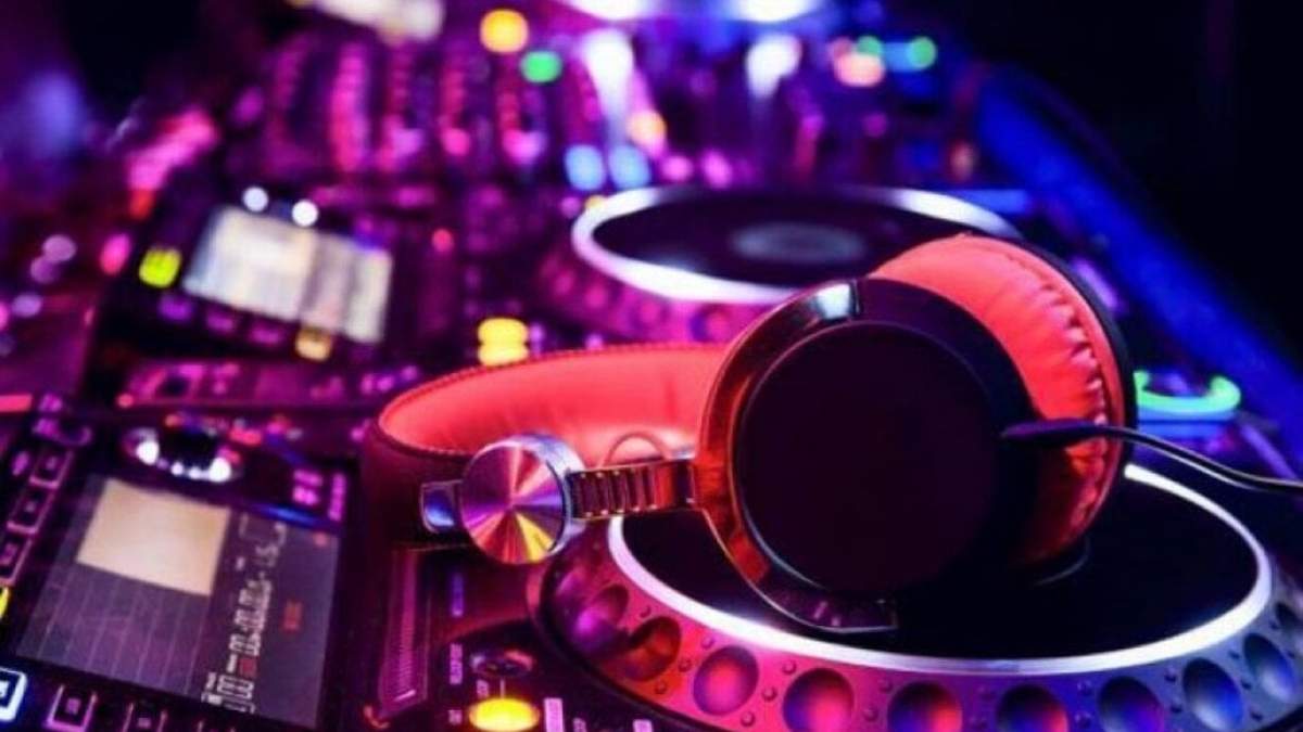 Fiesta electrónica en Fernández Oro. Fuente: (Twitter)