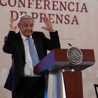 Recuperarán su dinero quienes aún tienen pensiones bimestrales en un banco comercial: AMLO
