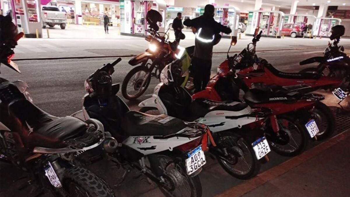 Motoqueros autoconvocados en Neuquén capital. Fuente: (Facebook)