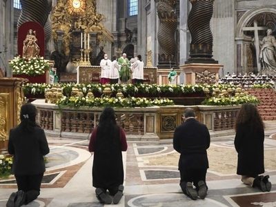 El Papa confiere por primera vez a mujeres el ministerio de lectoras y acólitas en el Vaticano
